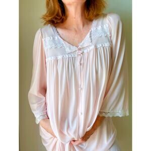 Vintage Blush Pink Full-Length Nightgown Lace Made in USA Size large